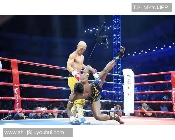 一龙与重口味的巅峰对决谁能在搏击场上笑到最后